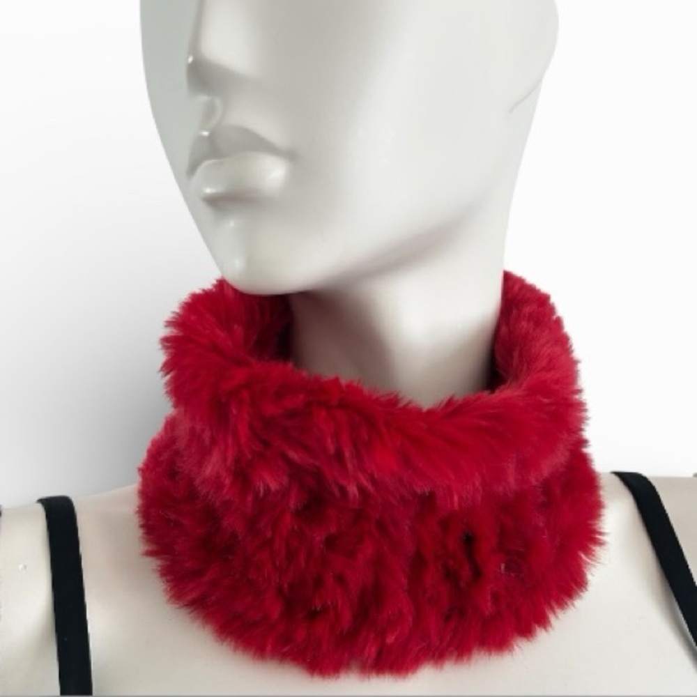 Red Dyed Stretch-Knit Rabbit Fur Halo/Neckwarmer